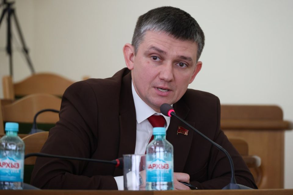 Вопросы газификации, догазификации и угольной промышленности обсудили участники «правительственного часа» в Народном Совете Вопросы газификации, догазификации и угольной промышленности обсудили участники «правительственного часа» в Народном Совете