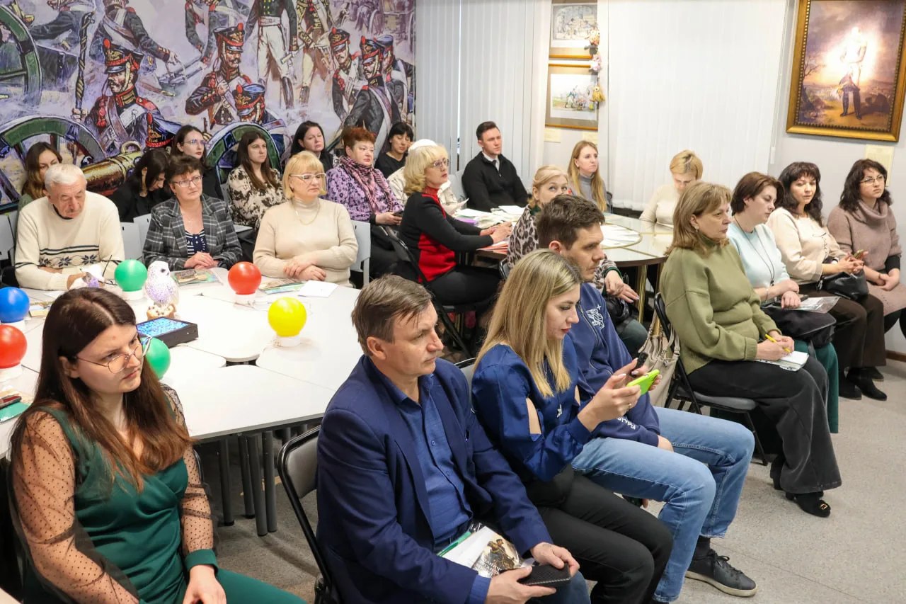 Сотрудники музея истории города Ровеньки приняли участие в Республиканском семинаре-практикуме для музейных сотрудников Луганской Народной Республики, который состоялся в Станично-Луганском музее донского казачества Сотрудники музея истории города Ровеньки приняли участие в Республиканском семинаре-практикуме для музейных сотрудников Луганской Народной Республики, который состоялся в Станично-Луганском музее донского казачества