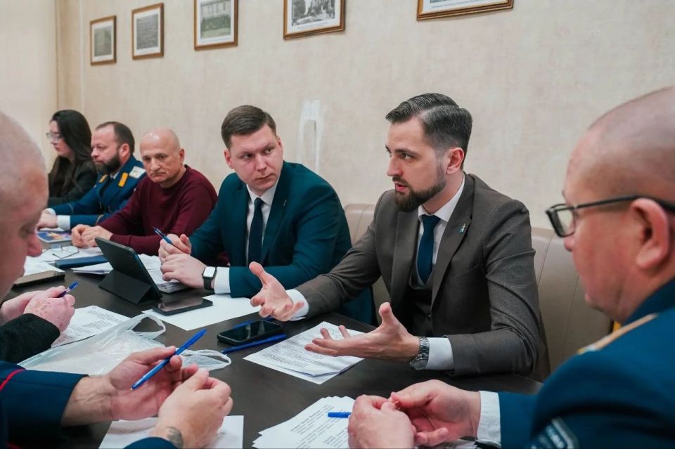 Сегодня в рамках регионального дня III Всероссийского муниципального форума «МАЛАЯ РОДИНА - СИЛА РОССИИ» провели рабочее совещание с делегацией станичного казачьего общества «Станица Кременная» из Луганской Народной... Сегодня в рамках регионального дня III Всероссийского муниципального форума «МАЛАЯ РОДИНА - СИЛА РОССИИ» провели рабочее совещание с делегацией станичного казачьего общества «Станица Кременная» из Луганской Народной...