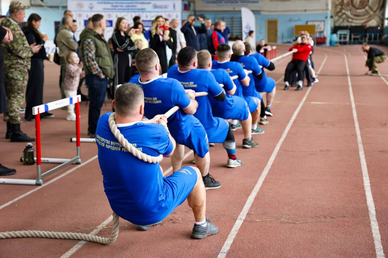 Команда регионального МВД стала серебряным призёром в организованных Обществом «Динамо» соревнованиях по перетягиванию каната Команда регионального МВД стала серебряным призёром в организованных Обществом «Динамо» соревнованиях по перетягиванию каната