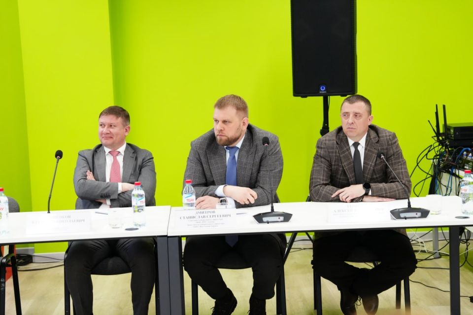 "День поставщика" в ЛНР: Новые возможности для строительной отрасли "День поставщика" в ЛНР: Новые возможности для строительной отрасли