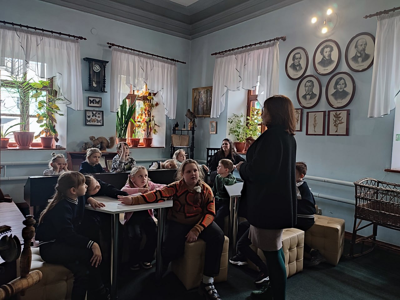 В мемориальном музее Бориса Гринченко прошел мастер класс «Душа народа в его ремеслах» В мемориальном музее Бориса Гринченко прошел мастер класс «Душа народа в его ремеслах»