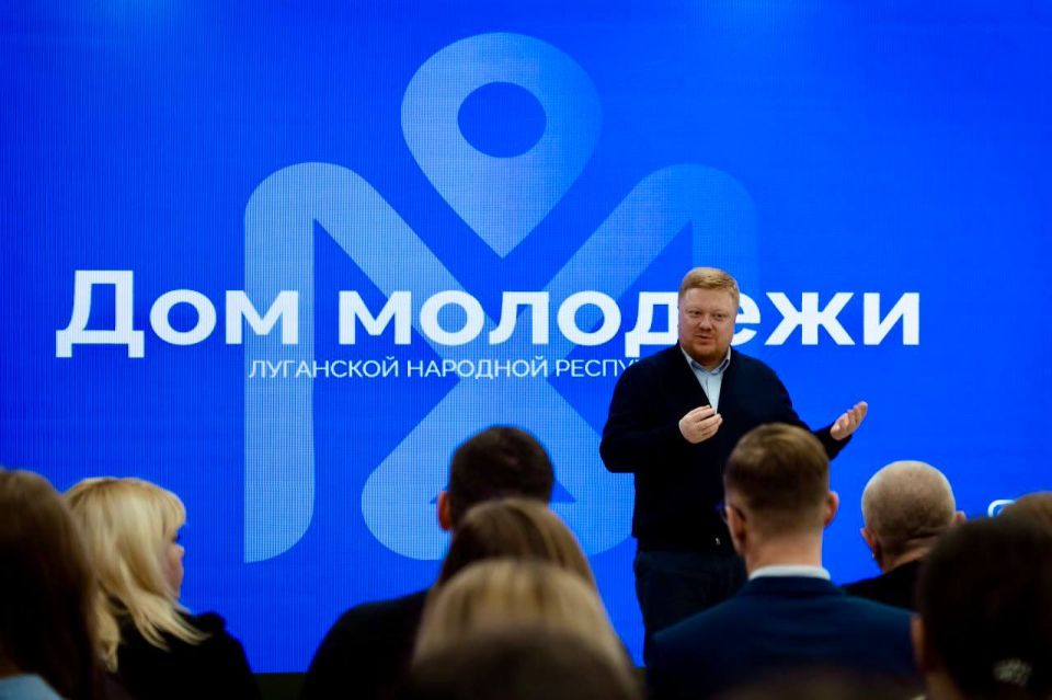 Иван Кусов: Молодежные лидеры, которые уже смогли реализовать в республике свои проекты при поддержке грантов Росмолодежи, поделились со мной своими успехами и проблемами Иван Кусов: Молодежные лидеры, которые уже смогли реализовать в республике свои проекты при поддержке грантов Росмолодежи, поделились со мной своими успехами и проблемами