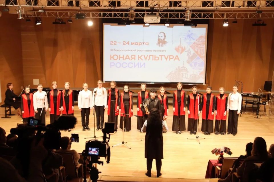 Луганские «балакиревцы» приняли участие во Всероссийском фестивале искусств Луганские «балакиревцы» приняли участие во Всероссийском фестивале искусств