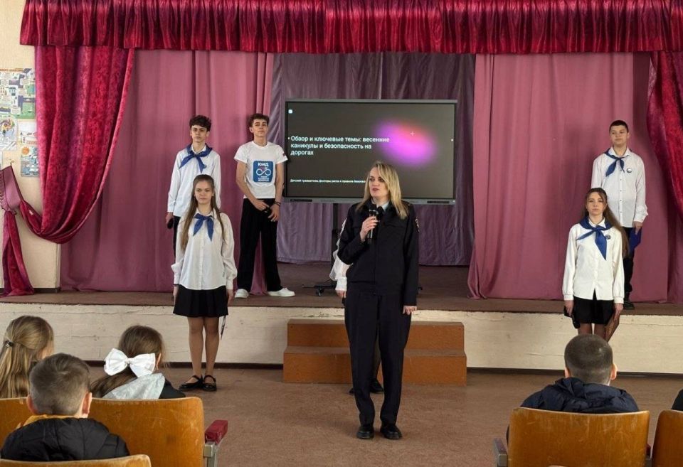 Перед весенними каникулами сотрудники Госавтоинспекции продолжают проводить профилактическую работу с юными участниками дорожного движения Перед весенними каникулами сотрудники Госавтоинспекции продолжают проводить профилактическую работу с юными участниками дорожного движения