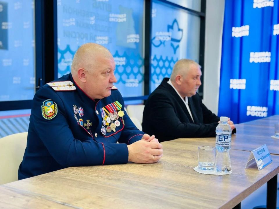 Сегодня также принял участие в рабочей встрече с делегацией из Луганской Народной Республики в Штабе общественной поддержки «Единой России» Сегодня также принял участие в рабочей встрече с делегацией из Луганской Народной Республики в Штабе общественной поддержки «Единой России»