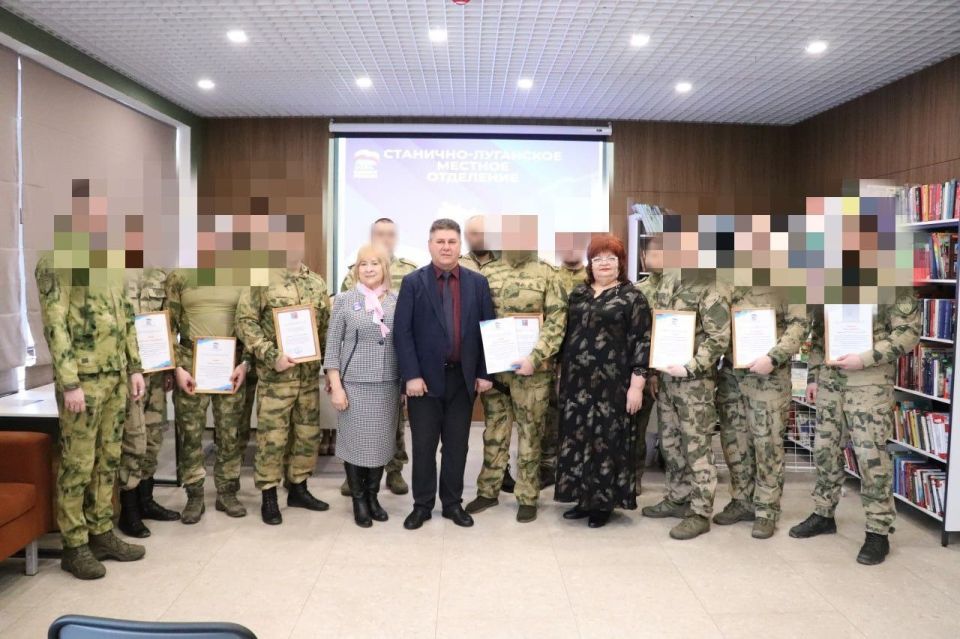 Единороссы поздравили военнослужащих с Днем войск национальной гвардии Единороссы поздравили военнослужащих с Днем войск национальной гвардии