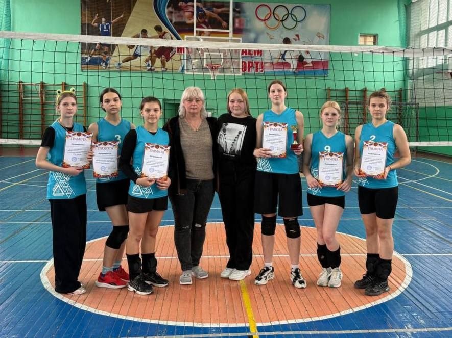 Сергей Колягин: В Стахановской спортивной школе №1 прошёл открытый волейбольный турнир среди девушек, посвящённый памяти В.М. Семиряда