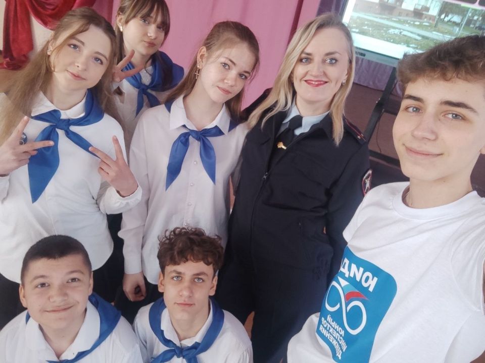 Перед весенними каникулами сотрудники Госавтоинспекции продолжают проводить профилактическую работу с юными участниками дорожного движения Перед весенними каникулами сотрудники Госавтоинспекции продолжают проводить профилактическую работу с юными участниками дорожного движения