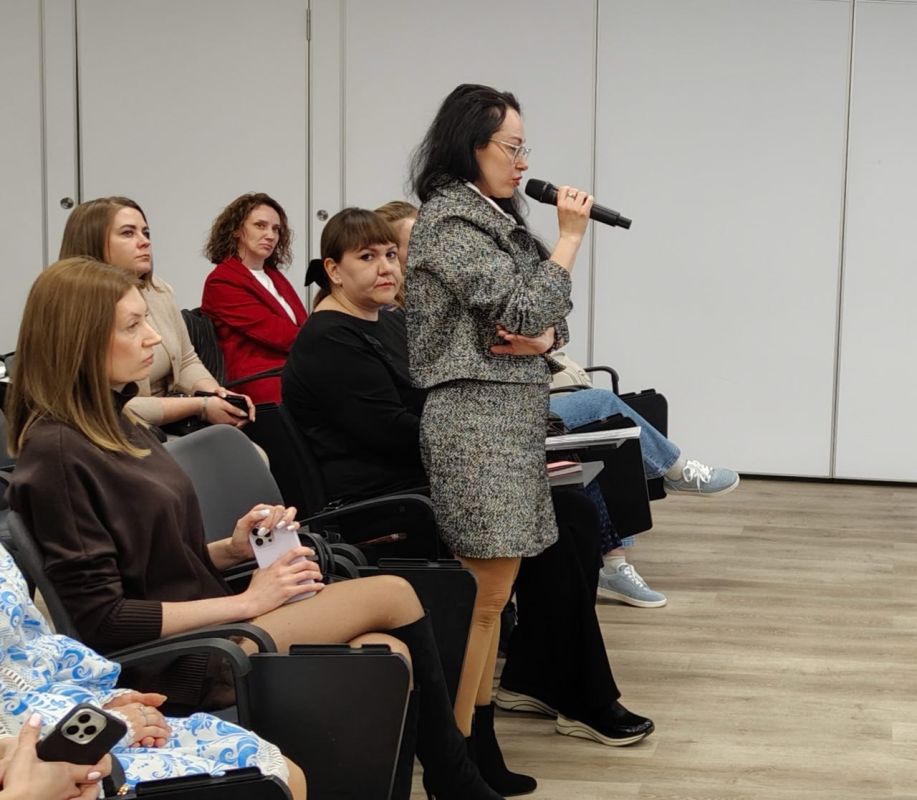 Анна Уголкова приняла участие во встрече сенатора РФ по ЛНР Дарьи Лантратовой с субъектами МСП Анна Уголкова приняла участие во встрече сенатора РФ по ЛНР Дарьи Лантратовой с субъектами МСП