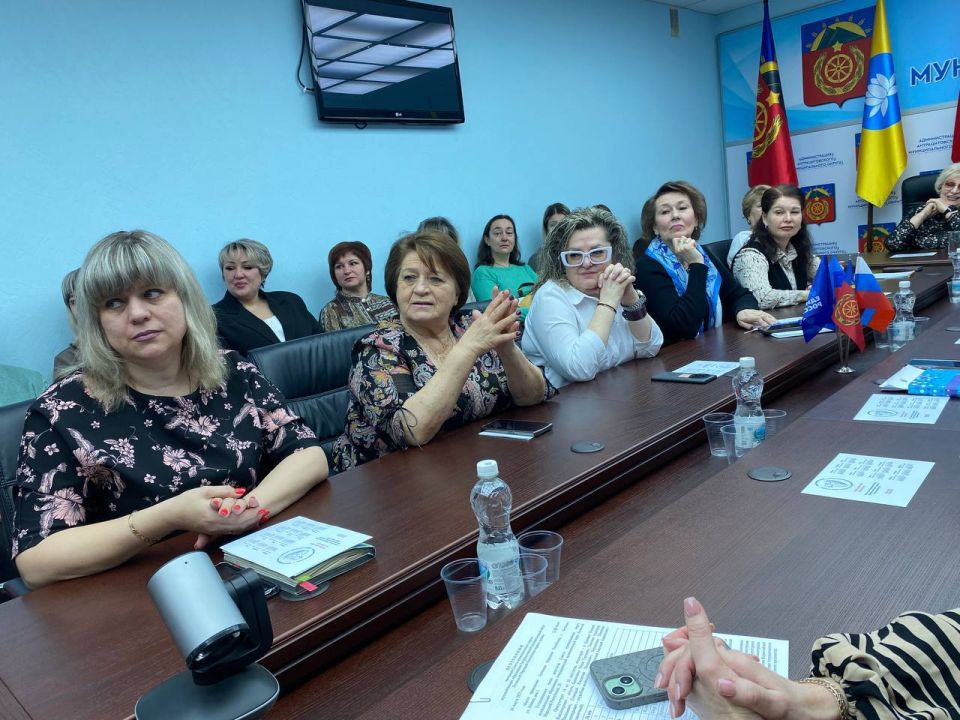 Состоялось общее собрание Совета женщин Антрацитовского округа Состоялось общее собрание Совета женщин Антрацитовского округа