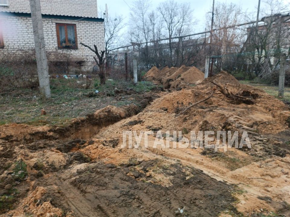 Специалисты ГУП ЛНР «Лугансквода» завершают плановое обновление водопроводной сети в Станице Луганской Специалисты ГУП ЛНР «Лугансквода» завершают плановое обновление водопроводной сети в Станице Луганской