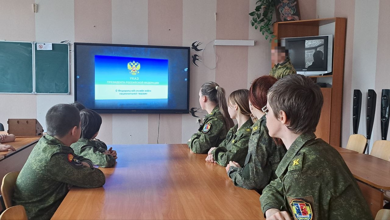 Сегодня в Станично-Луганской средней школе имени Грекова П.М. прошел важный Урок мужества Сегодня в Станично-Луганской средней школе имени Грекова П.М. прошел важный Урок мужества