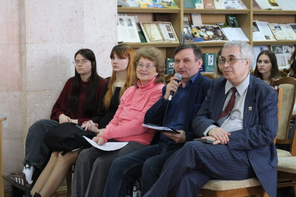 В библиотеке состоялся Яндекс-мост В библиотеке состоялся Яндекс-мост