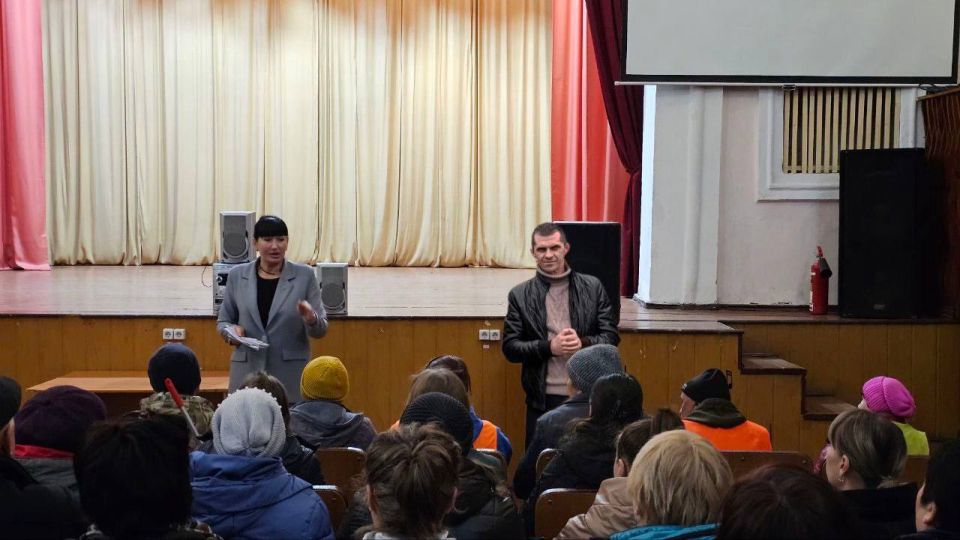 В Доме культуры имени Ленина состоялось важное собрание для жителей посёлка Дзержинский В Доме культуры имени Ленина состоялось важное собрание для жителей посёлка Дзержинский