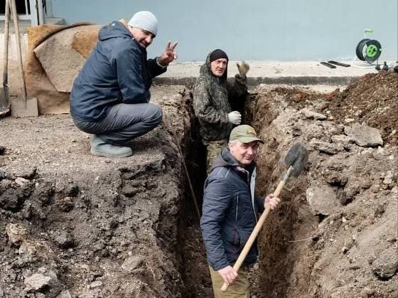 Сергей Колягин: С чувством глубокого уважения и благодарности провожаем очередную аварийную бригаду из Калужской области, которая успешно справилась с поставленными задачами и завершила свою работу на территории нашего округа Сергей Колягин: С чувством глубокого уважения и благодарности провожаем очередную аварийную бригаду из Калужской области, которая успешно справилась с поставленными задачами и завершила свою работу на территории нашего округа