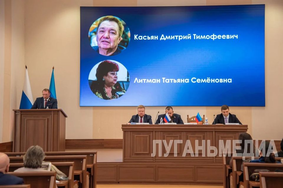 В Луганске прошло расширенное заседание коллегии Минкульта ЛНР В Луганске прошло расширенное заседание коллегии Минкульта ЛНР