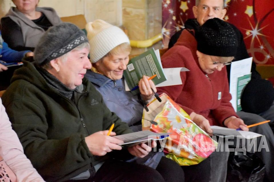 В Краснолучском округе продолжается реализация социального проекта «Электронный гражданин» В Краснолучском округе продолжается реализация социального проекта «Электронный гражданин»