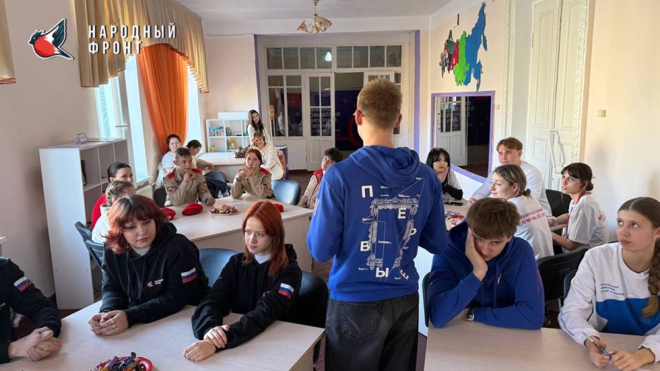 На днях состоялся увлекательный квест «Великое Русское слово», организованный Молодежным советом в честь Года единства народов России На днях состоялся увлекательный квест «Великое Русское слово», организованный Молодежным советом в честь Года единства народов России