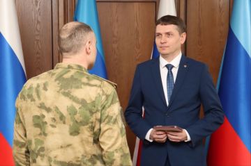 Глава ЛНР наградил росгвардейцев