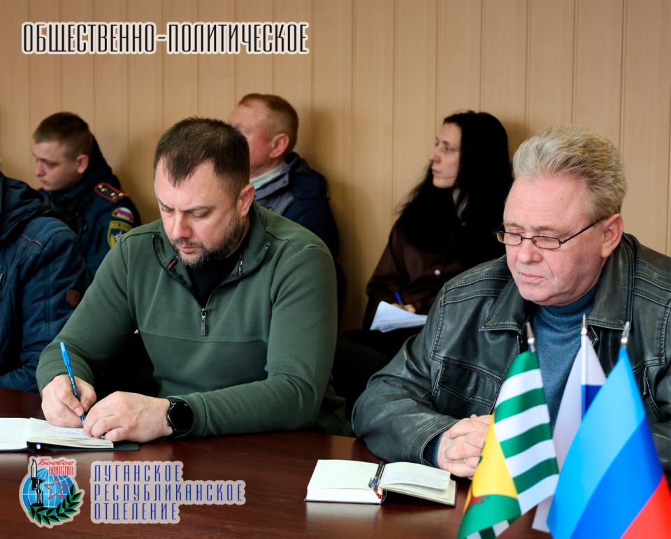 17 марта Евгений Шаталин, Герой Луганской Народной Республики, временно исполняющий полномочия Главы Рубежанского муниципального округа, член Совета Луганского республиканского отделения Всероссийской общественной... 17 марта Евгений Шаталин, Герой Луганской Народной Республики, временно исполняющий полномочия Главы Рубежанского муниципального округа, член Совета Луганского республиканского отделения Всероссийской общественной...