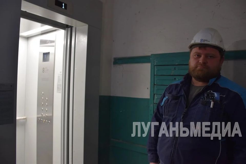В Алчевске продолжается масштабное обновление лифтов в многоквартирных домах В Алчевске продолжается масштабное обновление лифтов в многоквартирных домах
