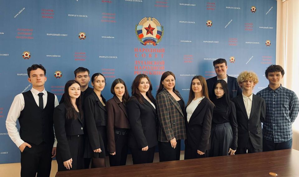 Студенты ЛГПУ познакомились с работой Народного Совета ЛНР Студенты ЛГПУ познакомились с работой Народного Совета ЛНР