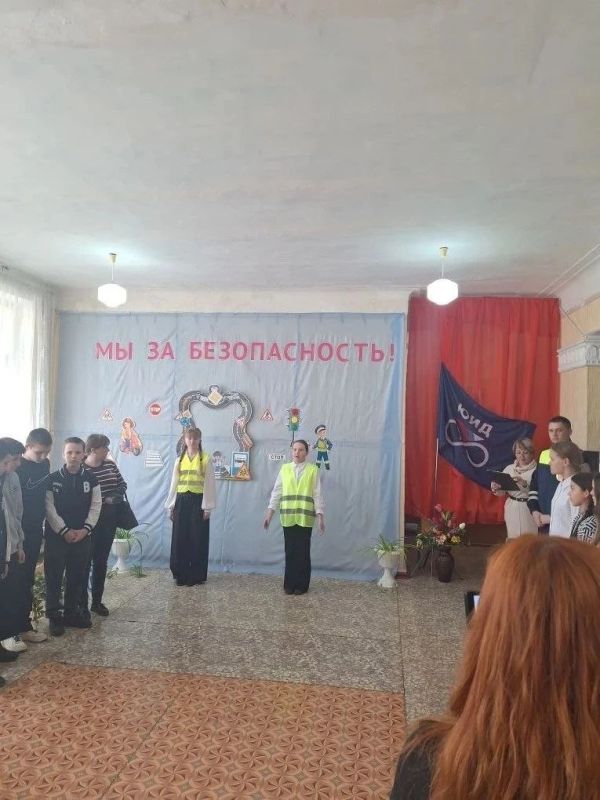 Перед весенними каникулами сотрудники Госавтоинспекции продолжают проводить профилактическую работу с юными участниками дорожного движения Перед весенними каникулами сотрудники Госавтоинспекции продолжают проводить профилактическую работу с юными участниками дорожного движения