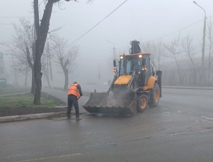 Коммунальными службами проведены работы на территории города Коммунальными службами проведены работы на территории города
