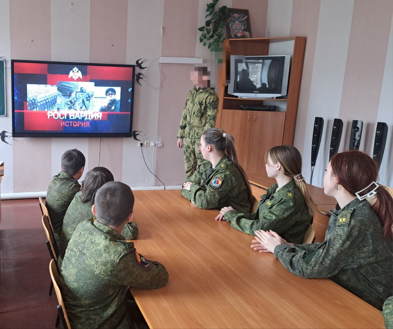 Сегодня в Станично-Луганской средней школе имени Грекова П.М. прошел важный Урок мужества Сегодня в Станично-Луганской средней школе имени Грекова П.М. прошел важный Урок мужества