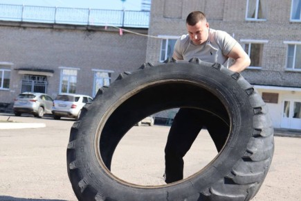 Стаханов принял эстафету силы: «Богатырские игры» определили лучших