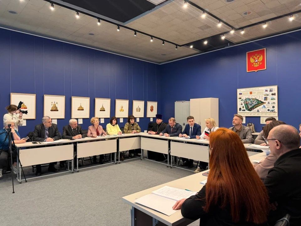 ЛНР посетили представители Госсовета РФ ЛНР посетили представители Госсовета РФ
