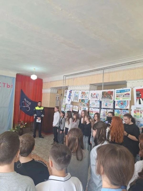 Перед весенними каникулами сотрудники Госавтоинспекции продолжают проводить профилактическую работу с юными участниками дорожного движения Перед весенними каникулами сотрудники Госавтоинспекции продолжают проводить профилактическую работу с юными участниками дорожного движения