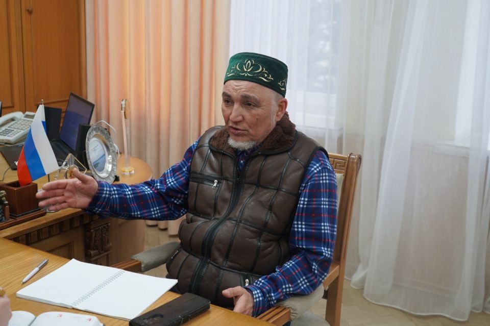 Диалог с руководителем местной религиозной организации «Мусульманская Община «Аль-Ихлас» Саидом Бахтигозиным был направлен на укрепление межконфессиональных отношений и решение вопросов местного сообщества Диалог с руководителем местной религиозной организации «Мусульманская Община «Аль-Ихлас» Саидом Бахтигозиным был направлен на укрепление межконфессиональных отношений и решение вопросов местного сообщества