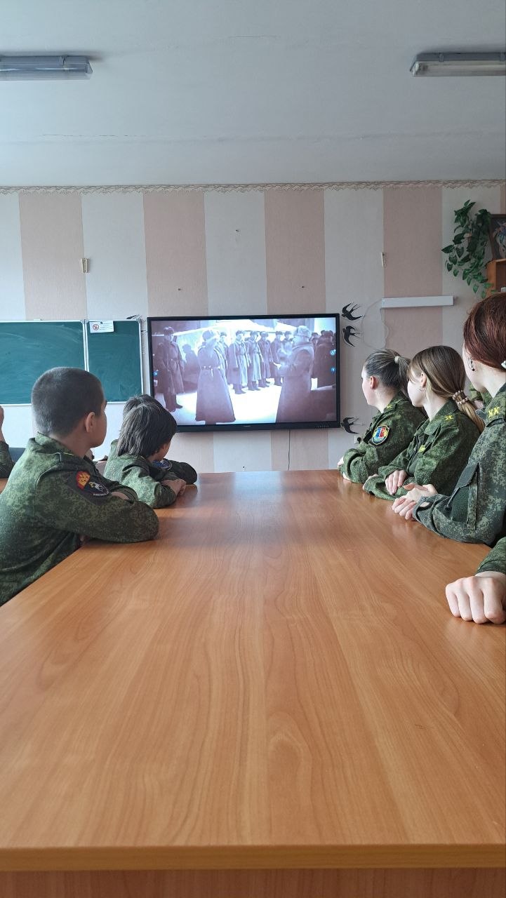 Сегодня в Станично-Луганской средней школе имени Грекова П.М. прошел важный Урок мужества Сегодня в Станично-Луганской средней школе имени Грекова П.М. прошел важный Урок мужества