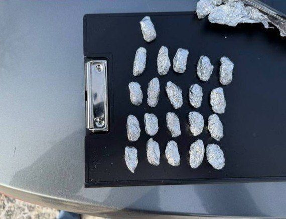 11111Две женщины, намеревавшиеся распространять «синтетику» в Алчевске, задержаны сотрудниками полиции 11111Две женщины, намеревавшиеся распространять «синтетику» в Алчевске, задержаны сотрудниками полиции