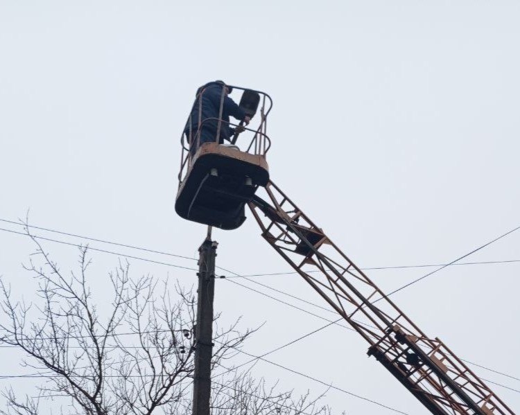 Коммунальными службами проведены работы на территории города Коммунальными службами проведены работы на территории города