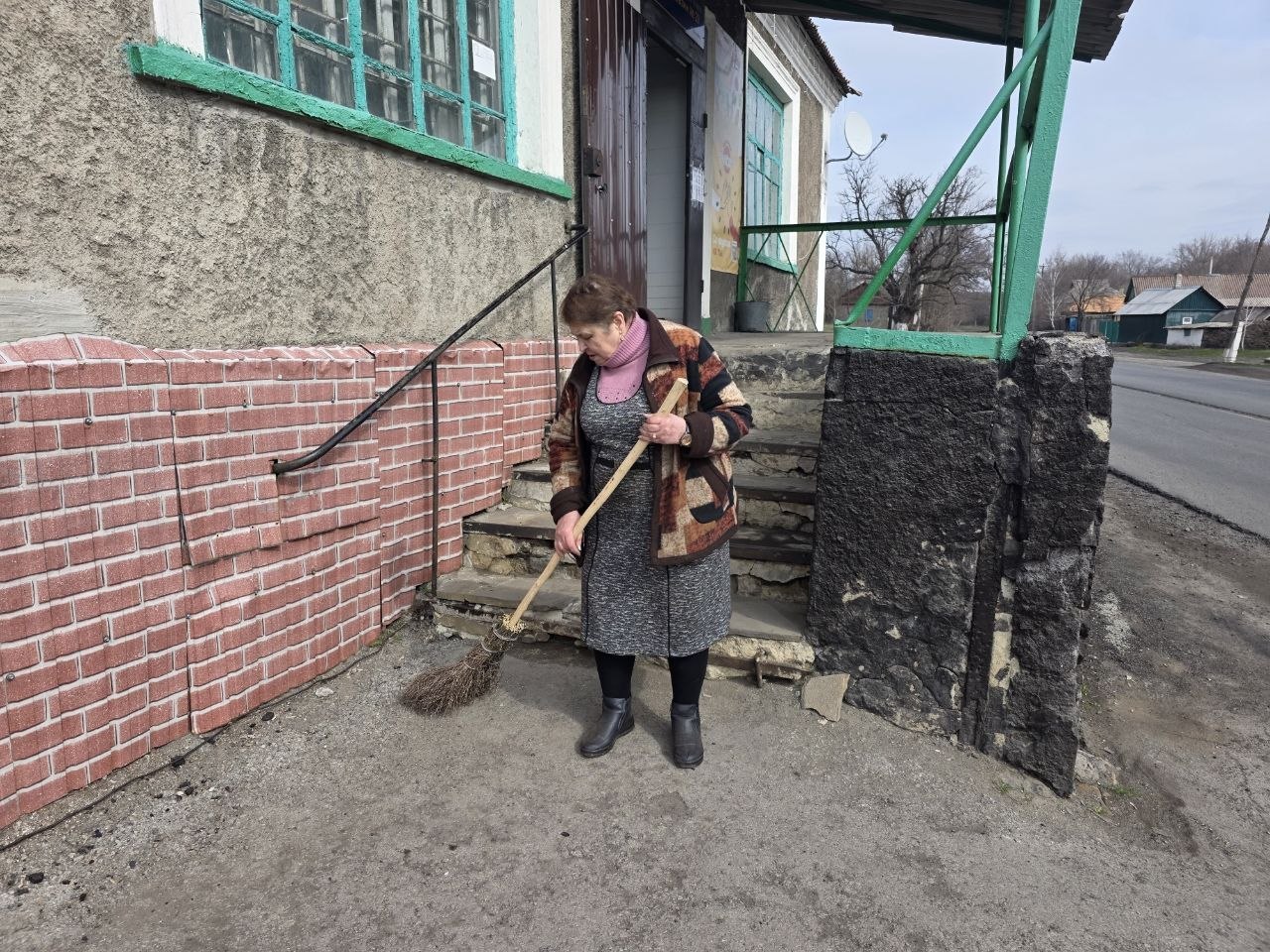 В селе Малоивановка прошел субботник с участием всех организаций на подведомственной территории В селе Малоивановка прошел субботник с участием всех организаций на подведомственной территории