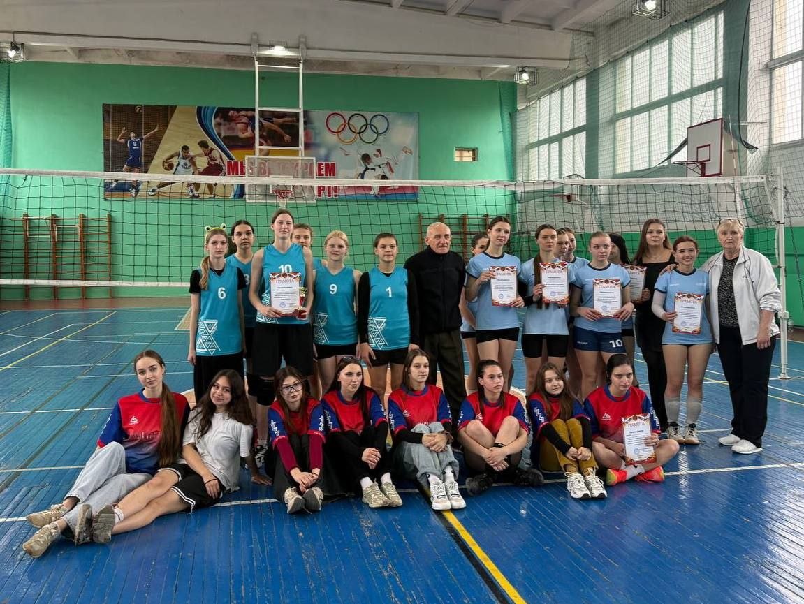 Сергей Колягин: В Стахановской спортивной школе №1 прошёл открытый волейбольный турнир среди девушек, посвящённый памяти В.М. Семиряда Сергей Колягин: В Стахановской спортивной школе №1 прошёл открытый волейбольный турнир среди девушек, посвящённый памяти В.М. Семиряда