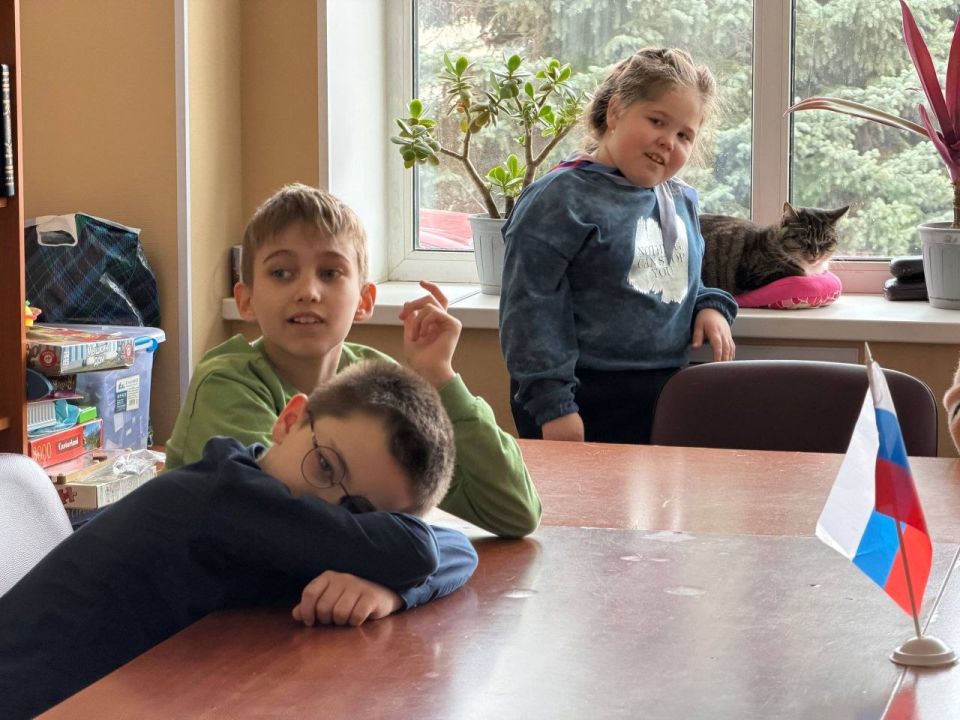 Сергей Колягин: В стенах Городского центра культуры и досуга «Заря» царила атмосфера праздника: юные жители Первомайска собрались вместе, чтобы отпраздновать Всемирный день театра Сергей Колягин: В стенах Городского центра культуры и досуга «Заря» царила атмосфера праздника: юные жители Первомайска собрались вместе, чтобы отпраздновать Всемирный день театра