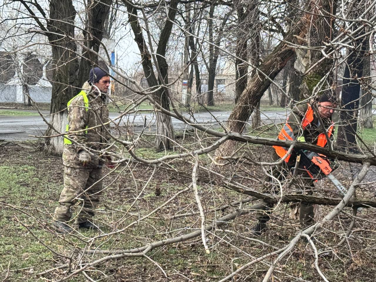 Андрей Рубанцов: Субботник на центральной площади пгт Дзержинский в рамках проекта «Чистая страна»! Андрей Рубанцов: Субботник на центральной площади пгт Дзержинский в рамках проекта «Чистая страна»!