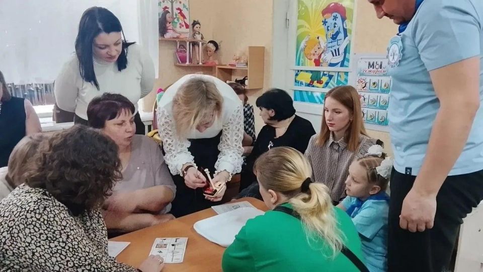 В Стаханове состоялся семинар «Детско-родительские проекты, как современная форма взаимодействия детского сада и семьи» В Стаханове состоялся семинар «Детско-родительские проекты, как современная форма взаимодействия детского сада и семьи»