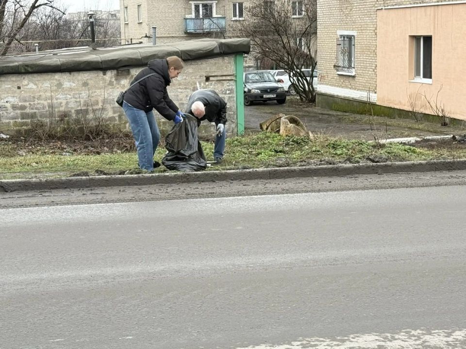 Андрей Рубанцов: Огромная благодарность ровенчанам, которые сегодня приложили усилия во время общегородского субботника, за их неравнодушие к чистоте и уюту наших улиц Андрей Рубанцов: Огромная благодарность ровенчанам, которые сегодня приложили усилия во время общегородского субботника, за их неравнодушие к чистоте и уюту наших улиц