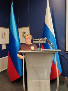 Заведующая Мемориальным музеем Б.Д. Гринченко Татьяна Бондаренко выступила с докладом на круглом столе «Страницы истории образования на Луганщине», который проходил 26 марта в Луганском краеведческом музее