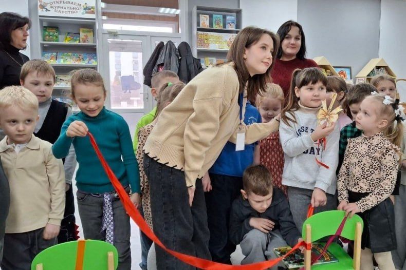 Литературный гид «И расскажем, и покажем, и с собой домой возьмешь» был проведён в Свердловской центральной городской библиотеке для детей Литературный гид «И расскажем, и покажем, и с собой домой возьмешь» был проведён в Свердловской центральной городской библиотеке для детей