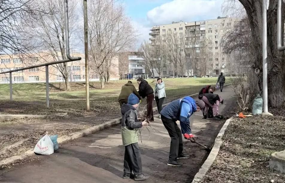 Сергей Соловьев: Сегодня наш город объединило общее дело — общегородской субботник Сергей Соловьев: Сегодня наш город объединило общее дело — общегородской субботник
