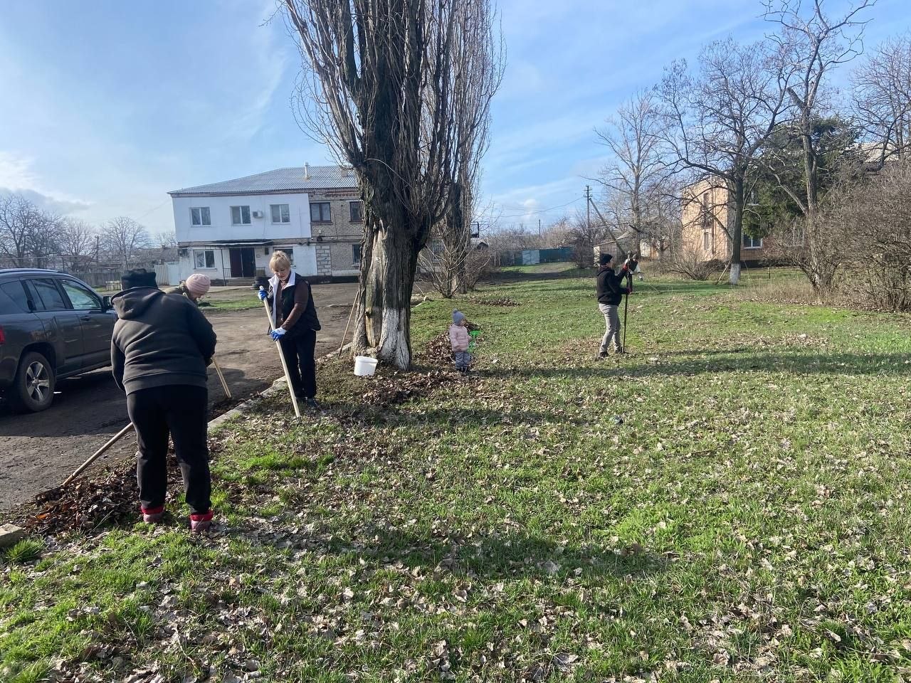 Сегодня, 28.03.2026 года,в рамках проекта #РоссийскоеСело партии ,,Единая Россия,, провели субботник в с.Огульчанск Краснодонского м.о. Жители села проявили ответственность и желание сделать село чистым и уютным Сегодня, 28.03.2026 года,в рамках проекта #РоссийскоеСело партии ,,Единая Россия,, провели субботник в с.Огульчанск Краснодонского м.о. Жители села проявили ответственность и желание сделать село чистым и уютным