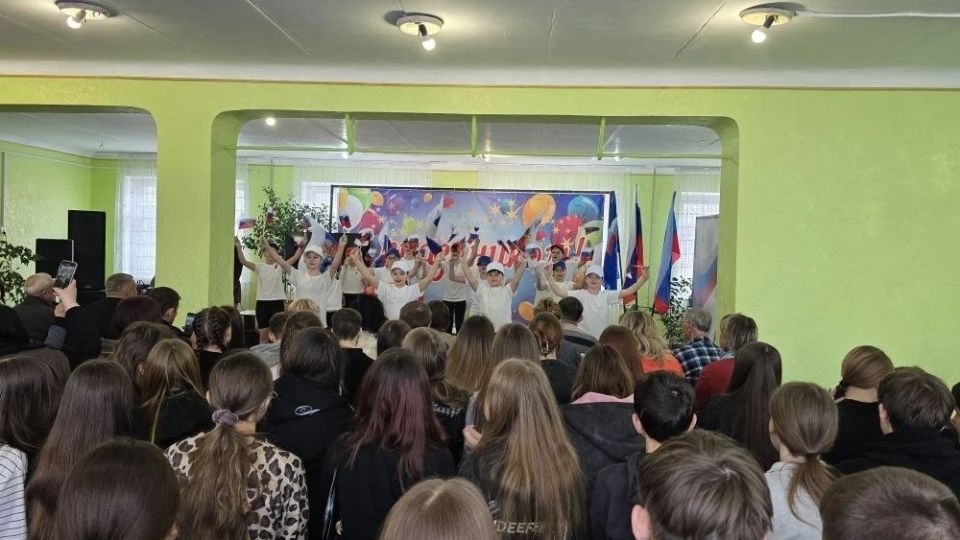 В Доме культуры им. Ленина пгт Новодарьевка состоялся юбилейный праздник, посвящённый 150-летию посёлка В Доме культуры им. Ленина пгт Новодарьевка состоялся юбилейный праздник, посвящённый 150-летию посёлка