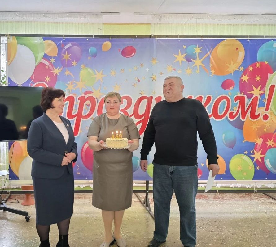 В Доме культуры им. Ленина пгт Новодарьевка состоялся юбилейный праздник, посвящённый 150-летию посёлка В Доме культуры им. Ленина пгт Новодарьевка состоялся юбилейный праздник, посвящённый 150-летию посёлка