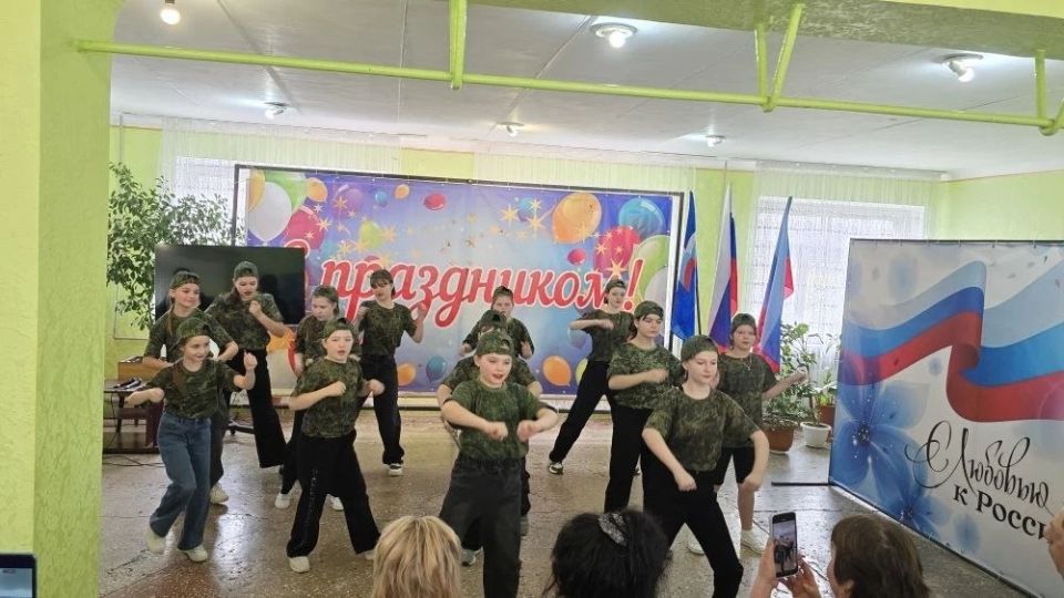 В Доме культуры им. Ленина пгт Новодарьевка состоялся юбилейный праздник, посвящённый 150-летию посёлка В Доме культуры им. Ленина пгт Новодарьевка состоялся юбилейный праздник, посвящённый 150-летию посёлка